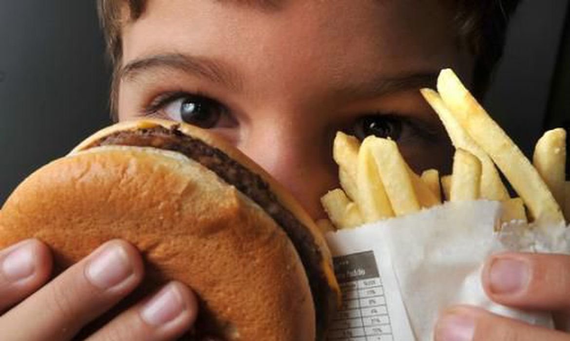 You are currently viewing Em dia de conscientização, médicos alertam sobre obesidade infantil