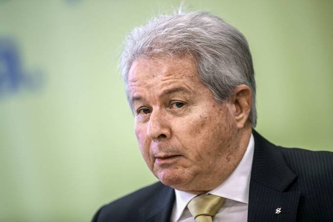 You are currently viewing Rubem Novaes renuncia ao cargo de presidente do Banco do Brasil