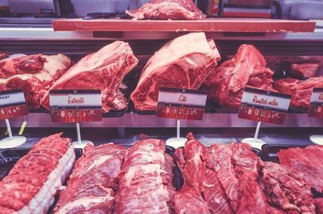 You are currently viewing Exportação de carne do Brasil aumenta 12% no ano até agosto