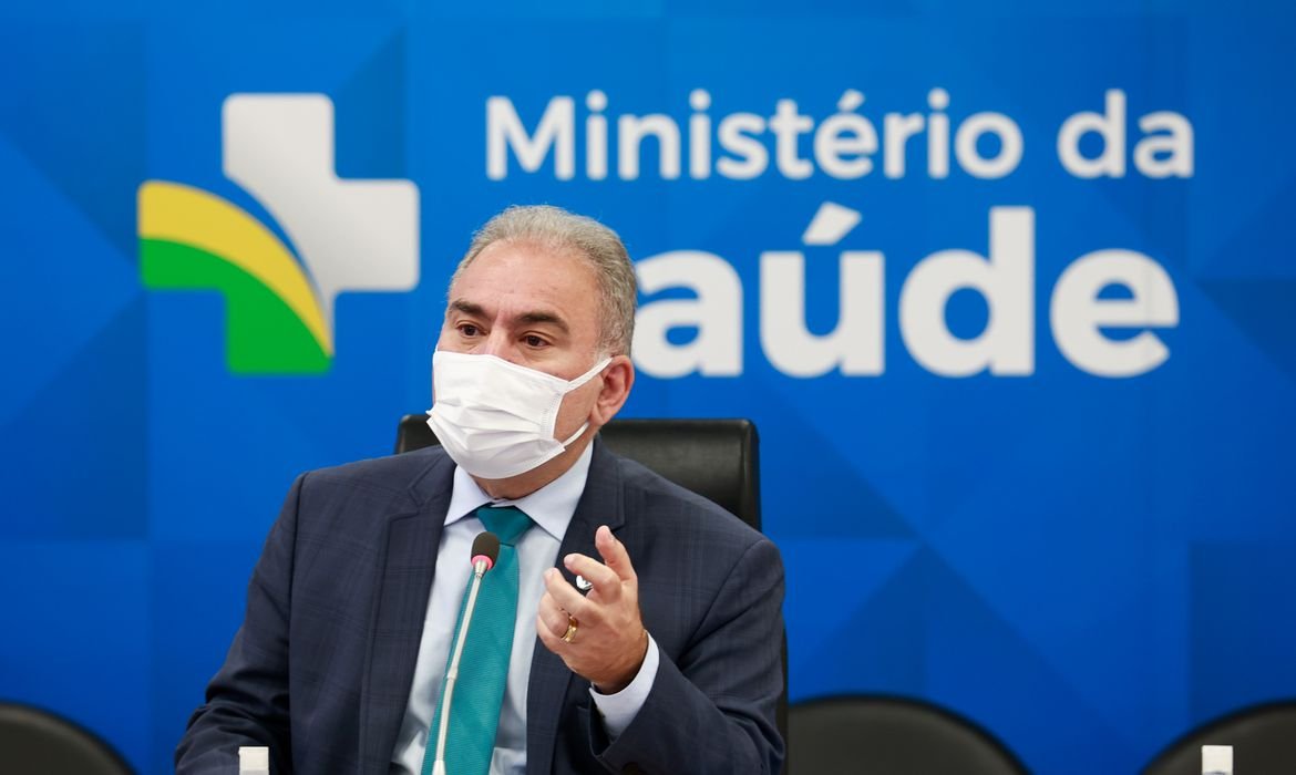 You are currently viewing Ministro da Saúde testa negativo para covid-19