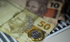 Read more about the article Poupança tem retirada líquida de R$ 35,5 bi em 2021