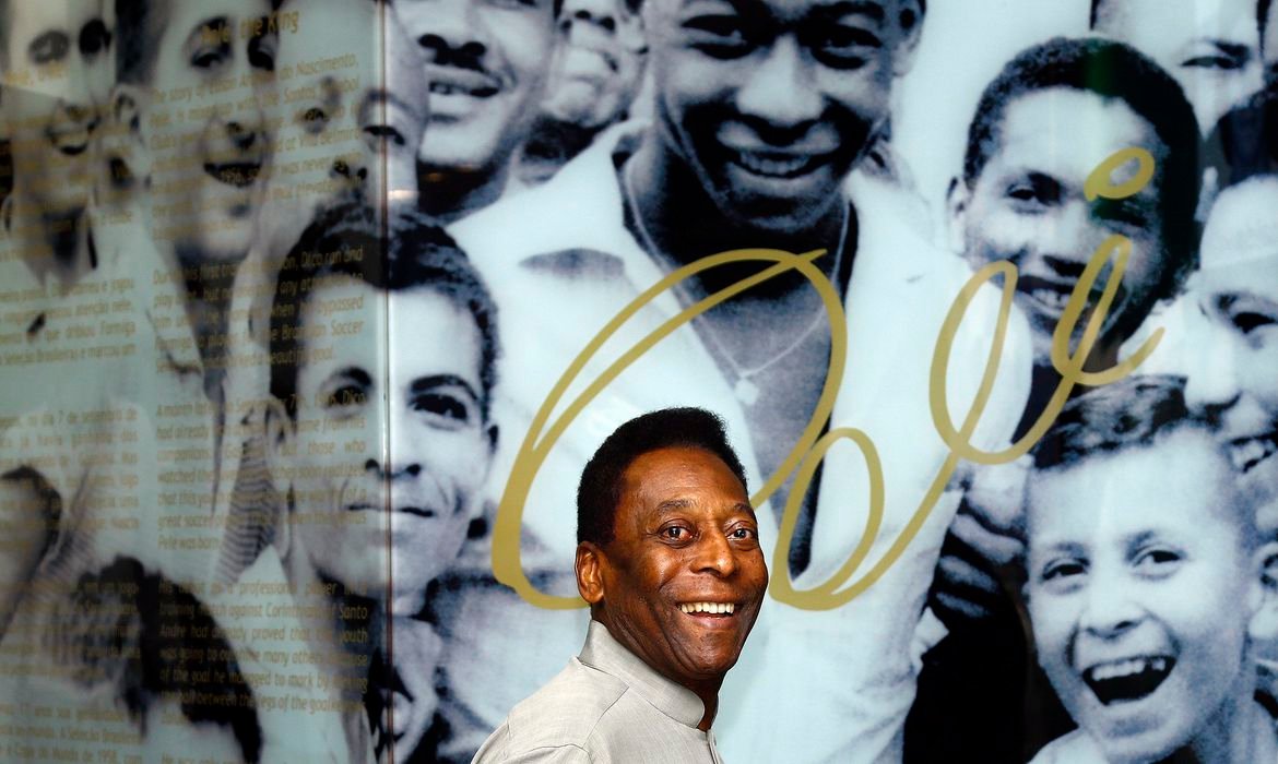 You are currently viewing Pelé recebe alta após se recuperar de infecção urinária