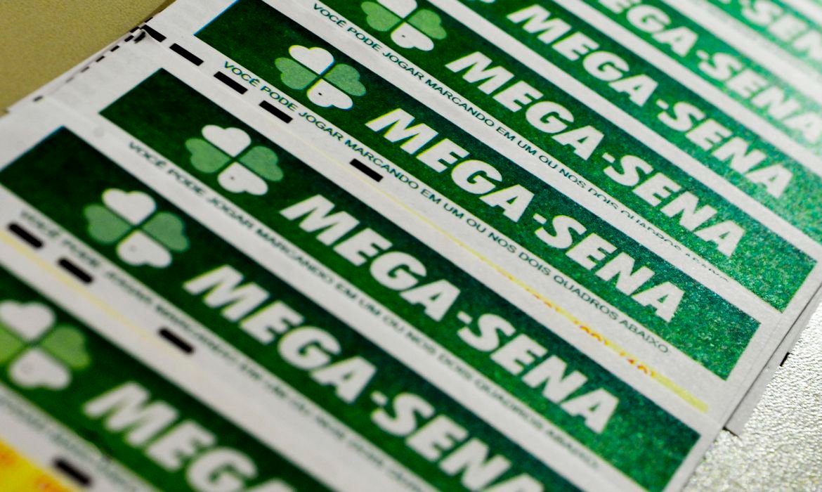 You are currently viewing Mega-Sena acumula e próximo concurso deve pagar R$ 70 milhões