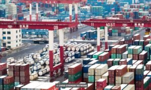 Read more about the article Exportações na China ganham velocidade, mas riscos globais preocupam