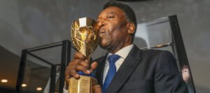 Leia mais sobre o artigo Rei do futebol, Pelé morre aos 82 anos