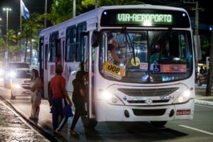 Leia mais sobre o artigo Operação Corujão garante ônibus nas madrugadas. Veja as linhas