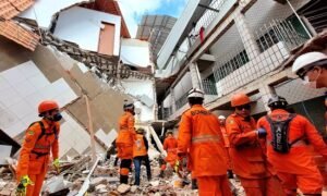 Leia mais sobre o artigo Bombeiros finalizam buscas por vítimas do Desabamento de residencial em Aracaju; cinco morreram