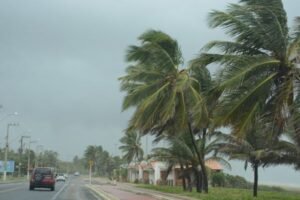 Leia mais sobre o artigo Pode chover forte com ventos intensos em Sergipe, diz Semac